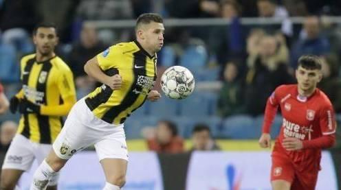 国足的进攻 国足的进攻