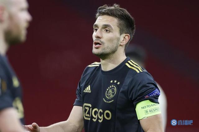 间冲到两人 间冲到两人