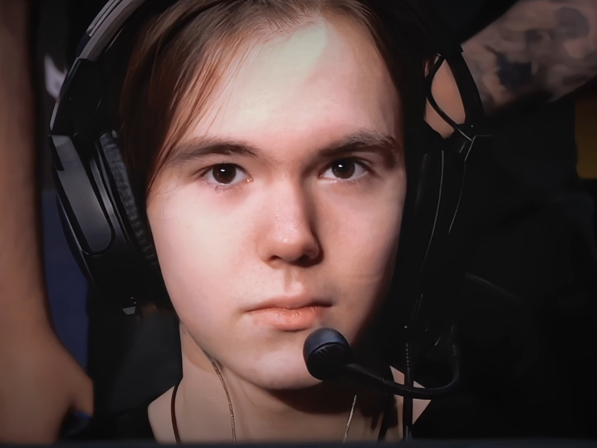 马拉松亲密事件拍摄者最新发声：不是剧本，不认识这两位选手担心两人现在的处境.