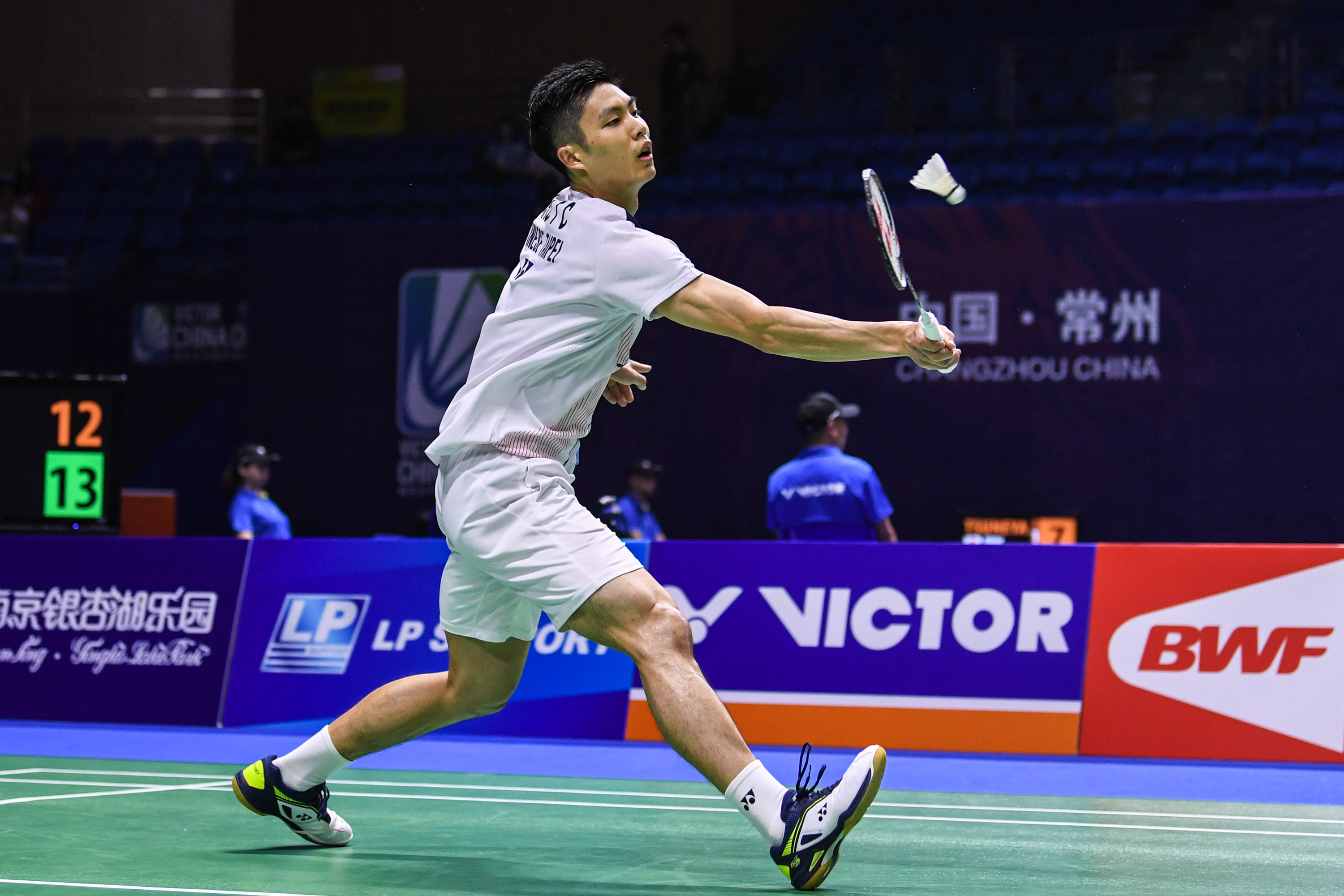 遭绝平后，53岁瓜帅怒了！贴面咆哮训斥曼城门将 勒脖+狂拍后脑勺