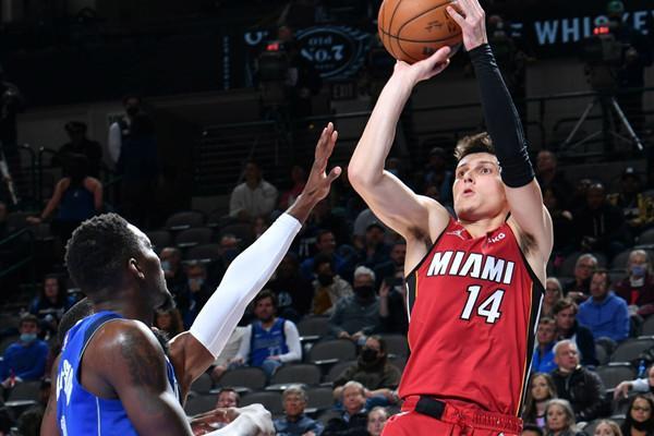 NBA战报：勇士148-106狂胜马刺，送对手四连败.