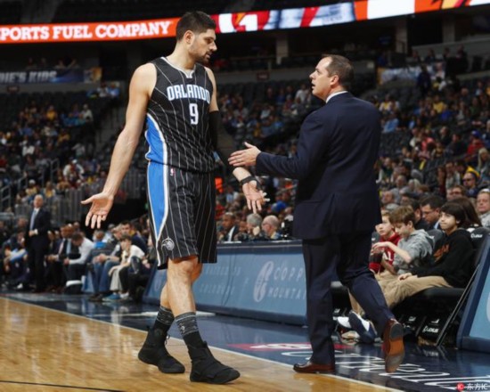 体育斯诺克利雅得大师赛：惊险晋级 马克·艾伦4-3马克·塞尔比